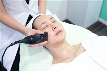 Victoria Facelift Clinches Her World Spa Award For  Best Skin-Rejuvenating Facial Treatment in Singapore