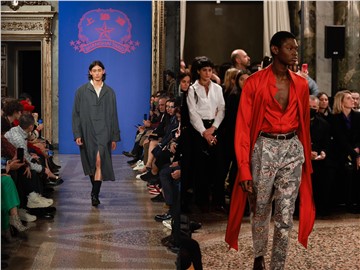 SHANGHAI TANG makes menswear runway debut at the 2023 Fall/Winter Milan Fashion Week