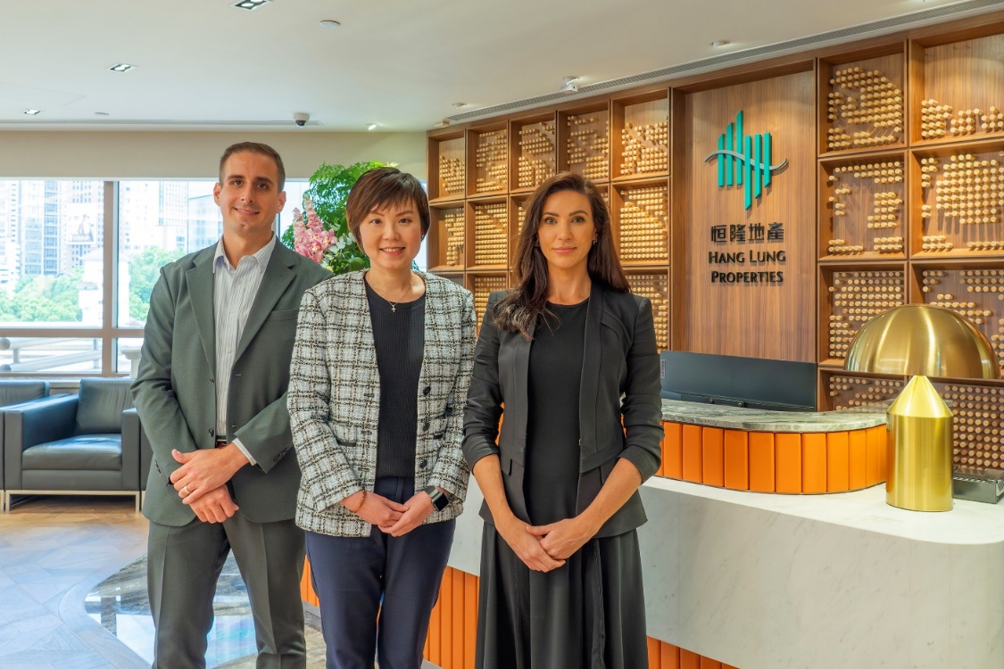 Hang Lung Properties teams up with SOS and Crossroads Foundation to divert nearly 140,000 kg of municipal waste from landfill through the first phase of its resource utilization scheme for Hang Lung's Hong Kong Office Rejuvenation Project (From left to right) Mr. Markus Oetiker, Global Distribution Operations Manager of Crossroads Foundation, Ms. Janet Poon, Director – Human Resources & Administration of Hang Lung Properties, and Ms. Pamela Hinton, General Manager of SOS