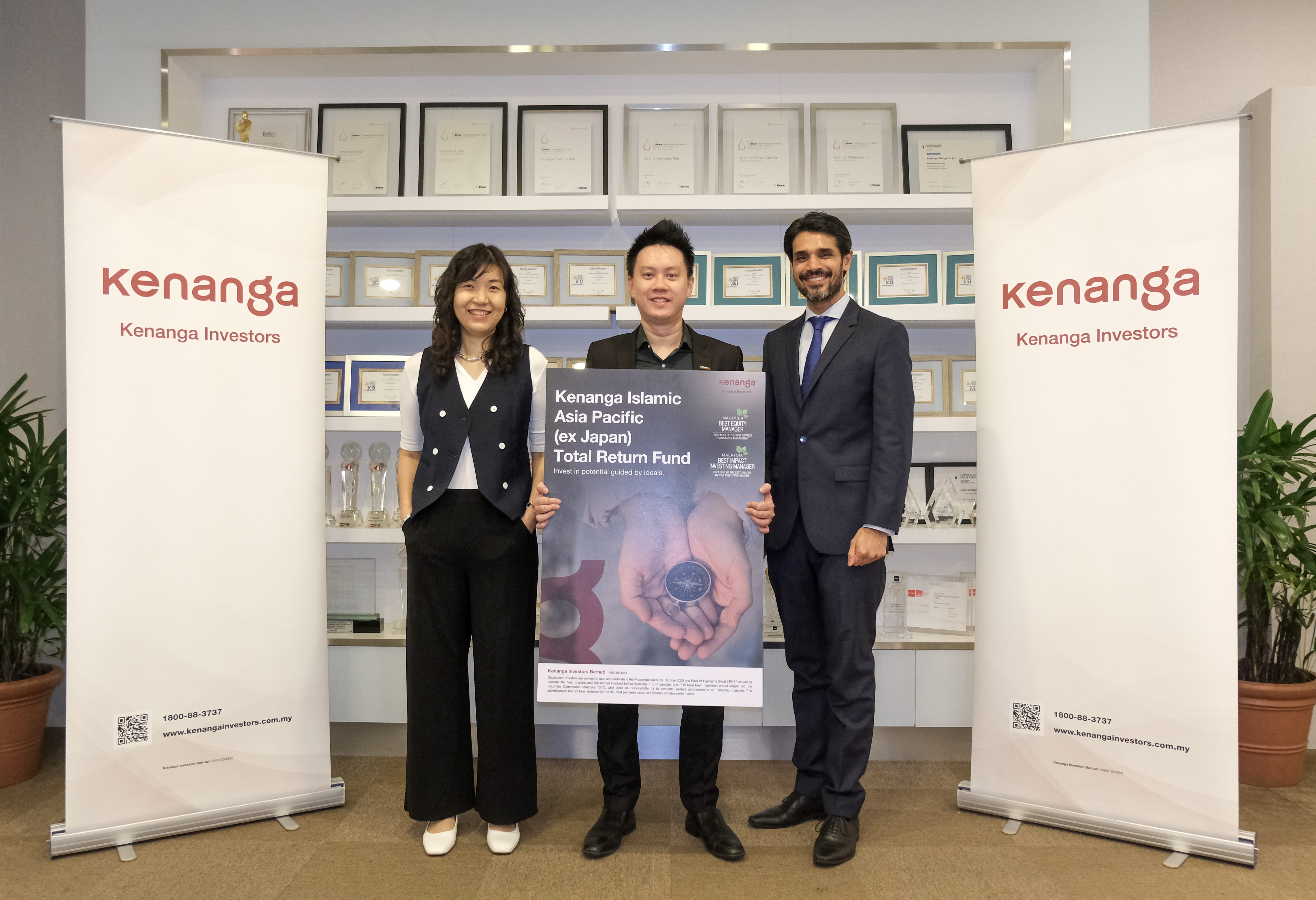 From left to right: Lee Sook Yee, Chief Investment Officer, Christopher Kok, Head, Equities and Ranjit Gill, Head, Product Development at the launch of the Kenanga Islamic Asia Pacific (ex Japan) Total Return Fund.