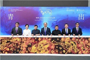 PolyU promotes traditional Chinese silk printing at Chinese Culture Festival